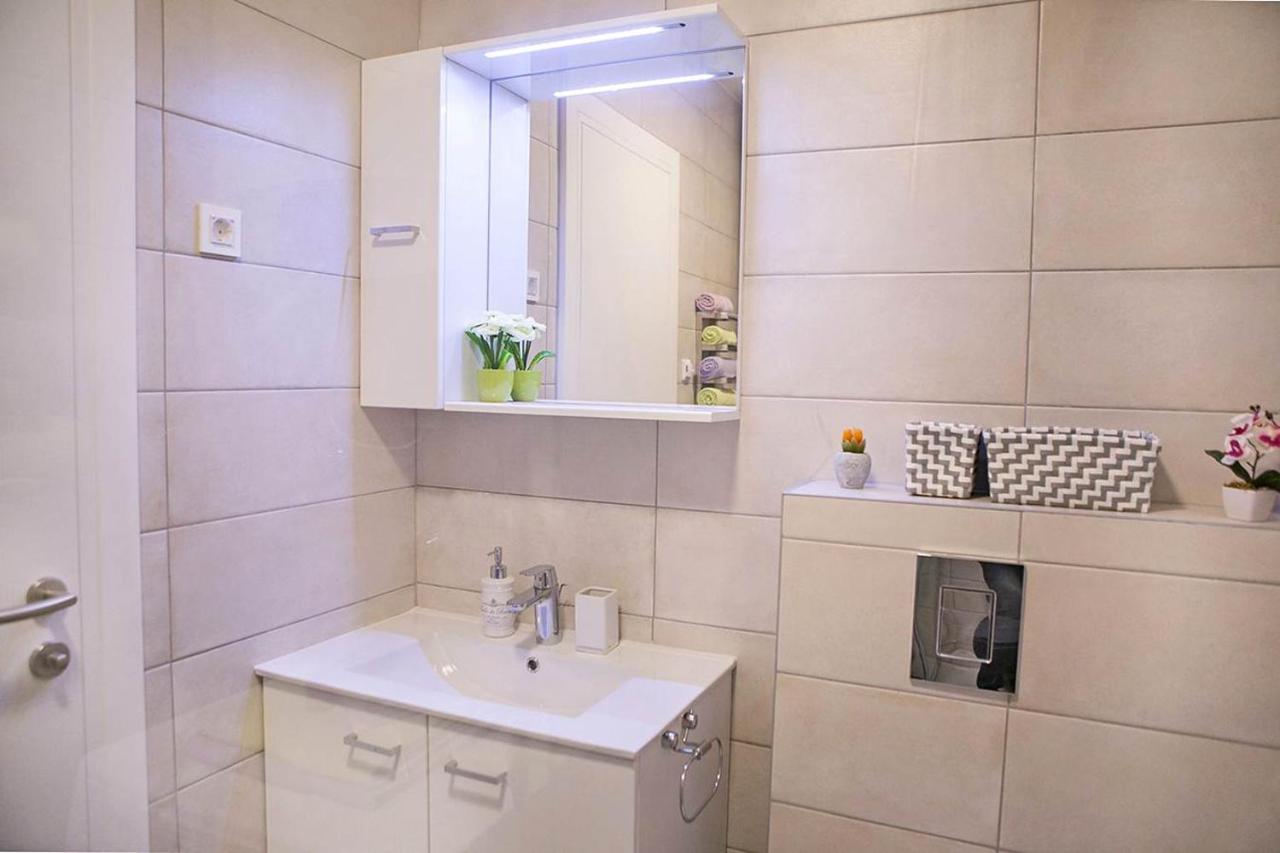 Apartment Sweet Daisy With Parking Zadar Exterior photo
