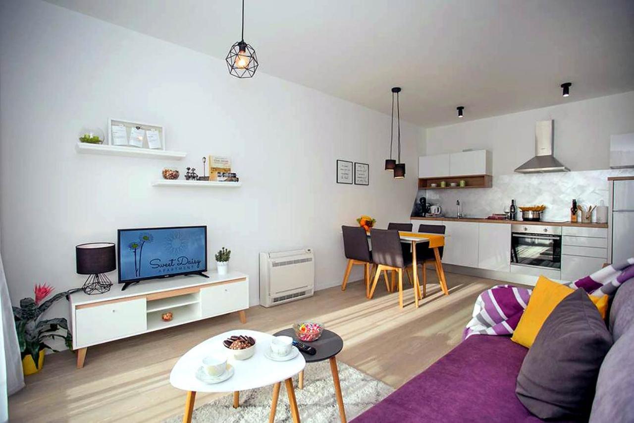 Apartment Sweet Daisy With Parking Zadar Exterior photo
